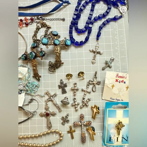 Vintage Christian Cross Jewelry Repurpose Lot - Picture 5 of 17